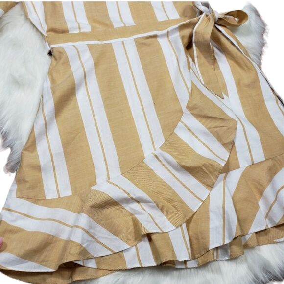 ✨ Striped Wrap Front Dress✨ - Picture 6 of 6